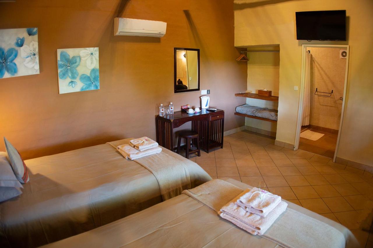 Island Safari Lodge Maun Exterior photo